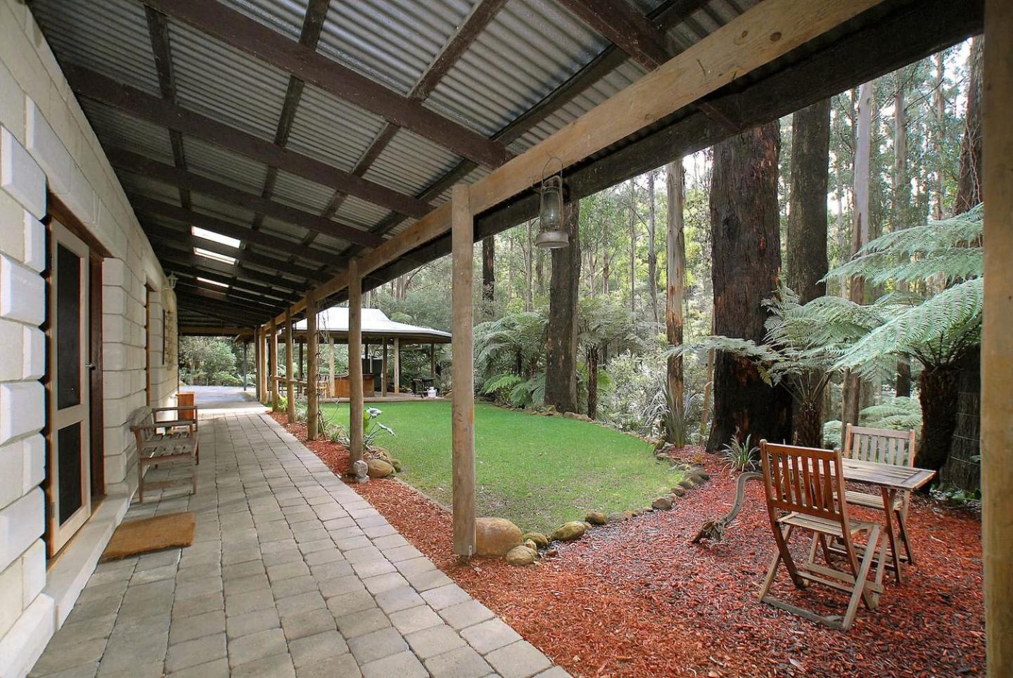 The Fernglen Forest Retreat Bed & Breakfast Mount Dandenong Exterior photo